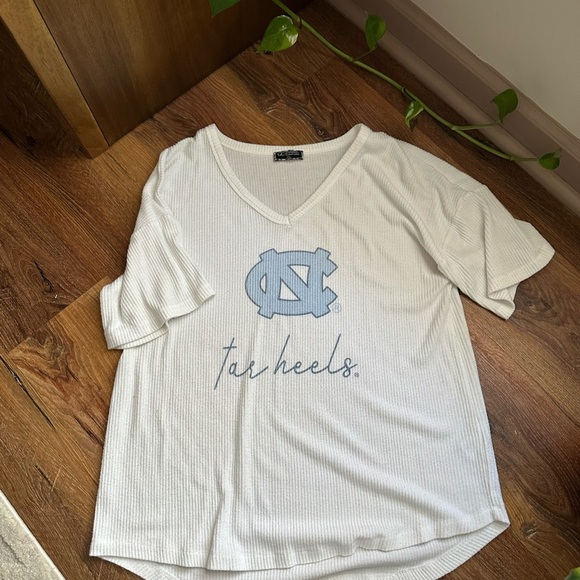 White UNC V-Neck Short Sleeve Tee - Picture 1 of 4